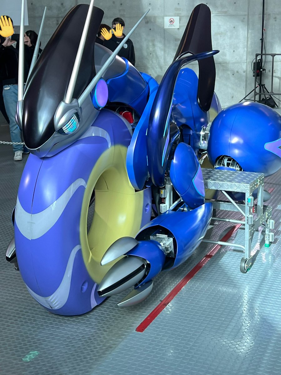 NintendHOME's tweet photo. 📷 Images – Toyota a dévoilé un nouveau projet : une moto basée sur la forme Monture de Miraidon, le légendaire de Pokémon Violet ! Il est fort probable qu’il s’agisse d’un modèle unique non destiné à la commercialisation mais il n’y a pas d’infos précises à l’heure actuelle. https://t.co/wC7PVV0JDF