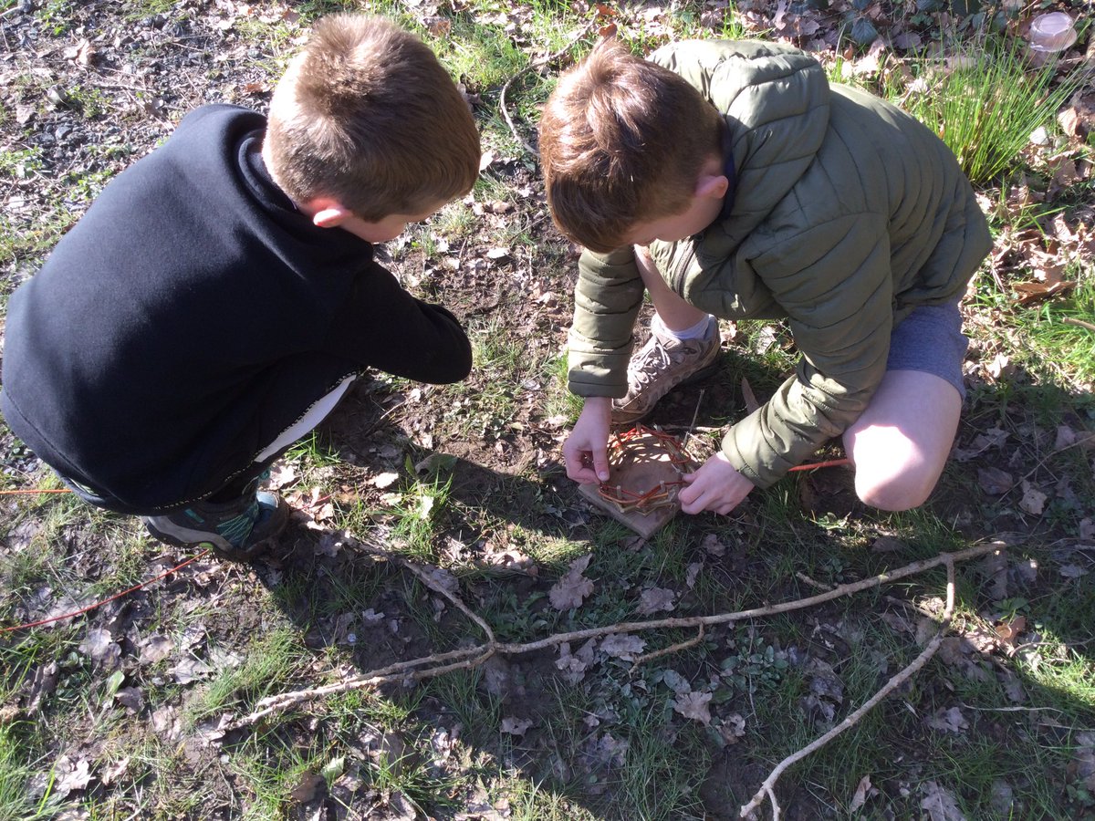 SPMVCedar's tweet photo. Iron Age activities this afternoon to start our residential. Making round houses, pottery and a battle! @SomersPark4EM @SomersPark4MF https://t.co/vanXNsDmEc