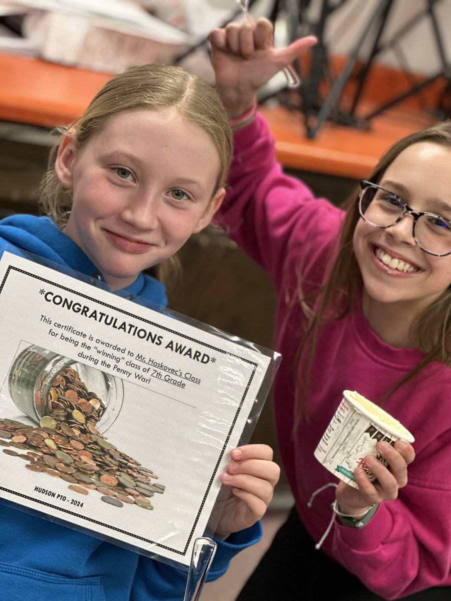WHasko35's tweet photo. 7th grade “Penny War” champs!

@PiratePTO #champs https://t.co/qw3ThejFIJ