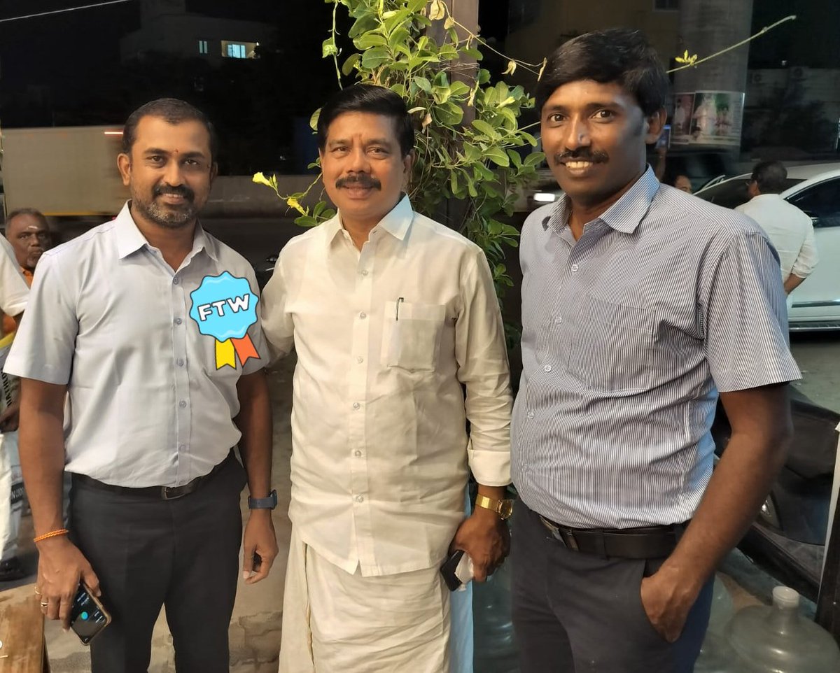 dhanasekkarvm's tweet photo. பிஜேபி (BJP)யின் மாநில துணைத்தலைவர் திரு கரு நாகராஜன் மற்றும் திரு வீரத்திருநாவுக்கரசு அவர்களுடன் மற்ற பொறுப்பாளர்களையும் இன்று சென்னையில் சந்தித்தது உரையாடியது மிக்க மகிழ்ச்சி
#tnbjp 
#BJP4India 
#bjp4tamilnadu 
#karunagarajan 
#veerathirunavukarasu https://t.co/KWwQPzQUM7