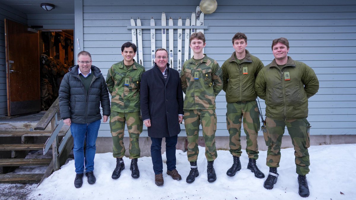 Verteidigungsministerium tweet media