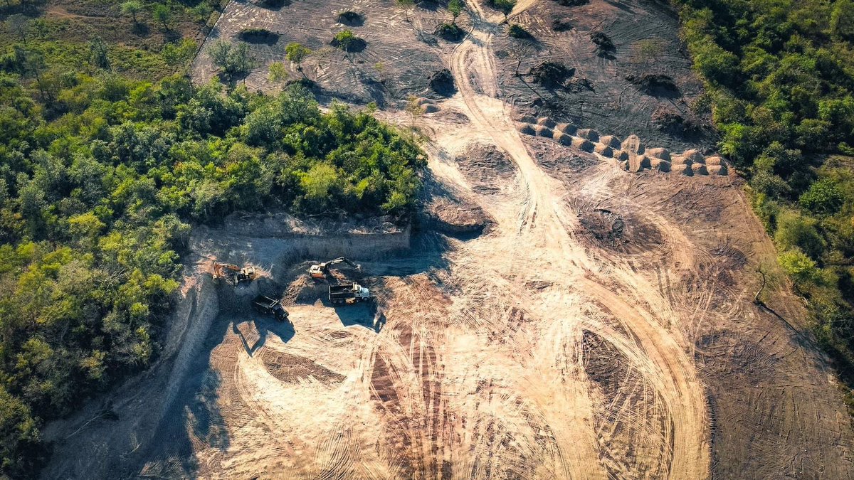 A través de la <a href="/SITHonduras/">Secretaría de Infraestructura y Transporte</a> han iniciado los trabajos de construcción del hospital de Santa Bárbara, este contará con muchas especialidades, área de diagnóstico que incluye resonancia magnética, tomografía, densitometría ósea, mamografías, entre otras. 
#XiomaraCumple ✅ 🏥