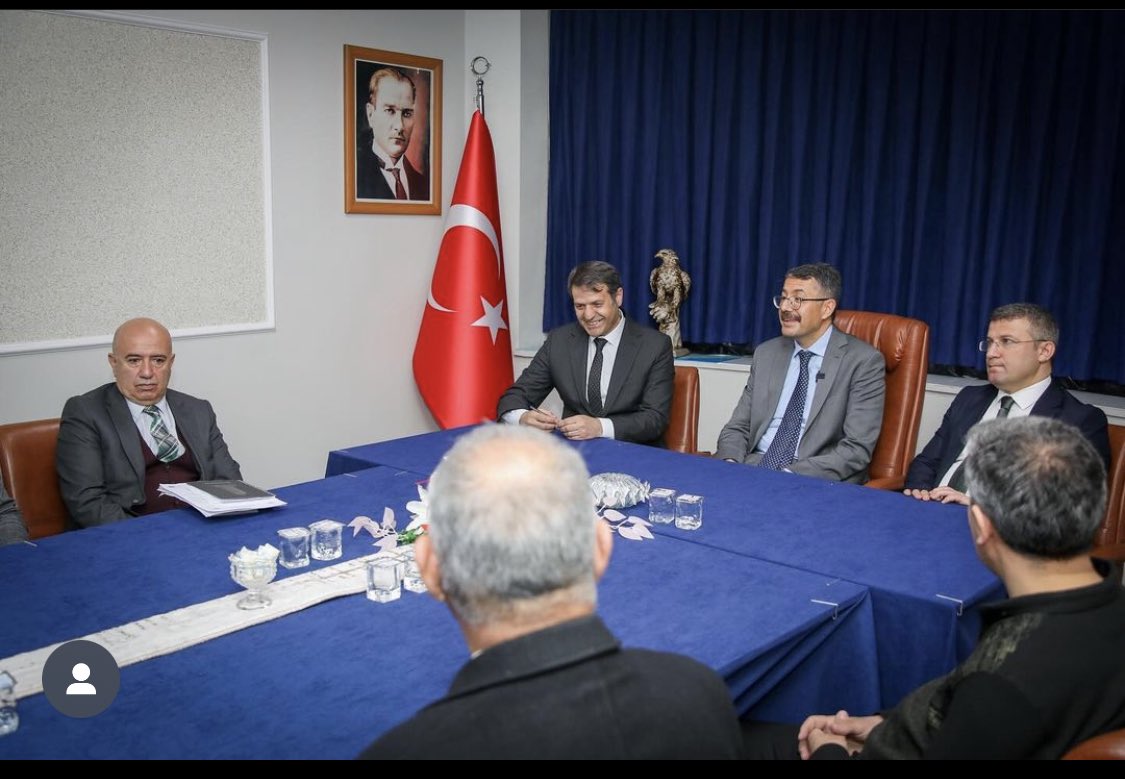 vedatcogac's tweet photo. Ziyaretlerinizden ve sunduğunuz desteklerden dolayı şahsım ve Esnafımız adına  teşekkür ederim.
@alicelik_64 
@cimsitomer 
@HakkariValiligi https://t.co/jduNs5ID4Q