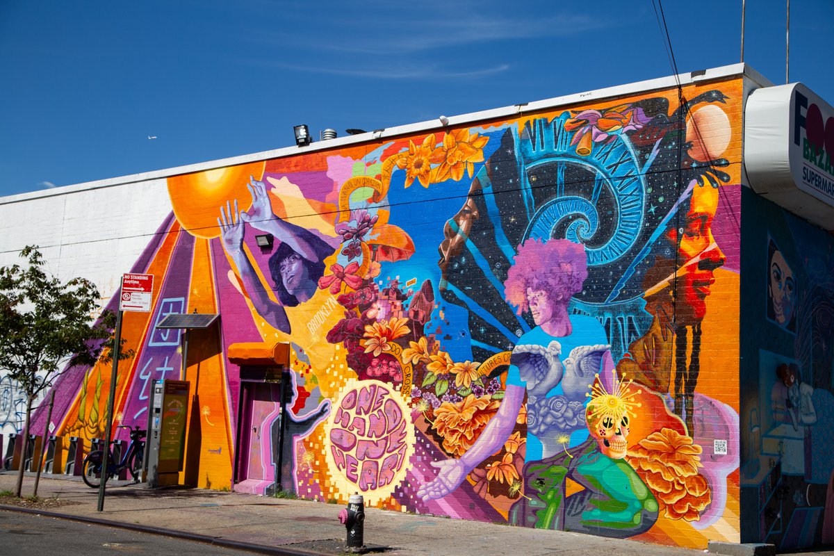 "El Paso del Tiempo" 2023
Artists: Raul Ayala and Carlos Mateu
Location: Bushwick, Brooklyn

#Bushwick #Brooklyn #foodbazaar <a href="/MyFoodBazaar/">Food Bazaar Supermarket</a> #artists #artistsontwitter #muralists #NewYork #newyorkart #publicart #youthartists #groundswell #brooklynny #groundswellmurals
