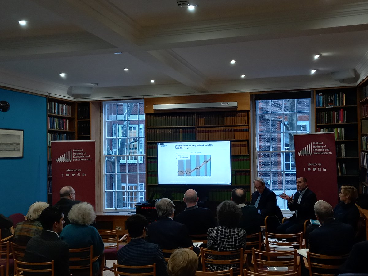 What a better way to end a very busy day with a fascinating event:📉 economists Andrew Smithers and @GoldmanSachs' Peter Oppenheimer discuss some of the themes from their recent books, in conversation with @gilliantett 📈 #FinancialMarkets #BusinessCycles #EconTwitter…