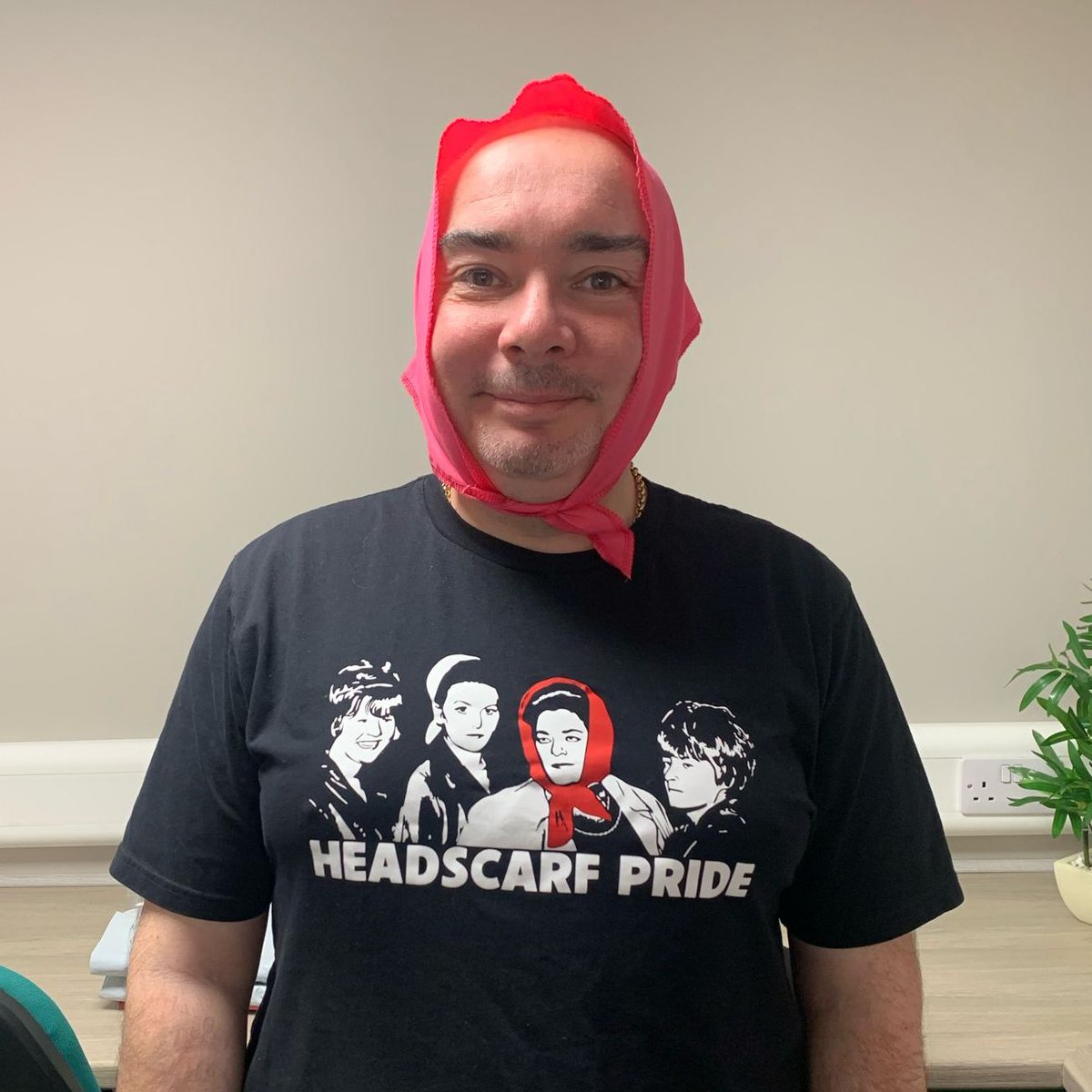 This week we’ve been busy putting the headscarves in the race packs for the #HeadscarfHustle and it made us wonder, #HowWillYouWearYours? We asked some friends for ideas 👇 We can't wait to see your styles on Sunday! 📷@FitmumsF, @GroundworkHull, @headscarfpride @Curlysathletes