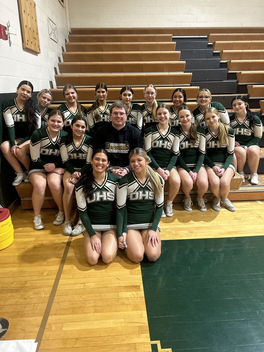 Happy Athletic Trainer Appreciation Month to the best of the best!! Thank you Tyler for all that you do, we appreciate you!! 💛💚