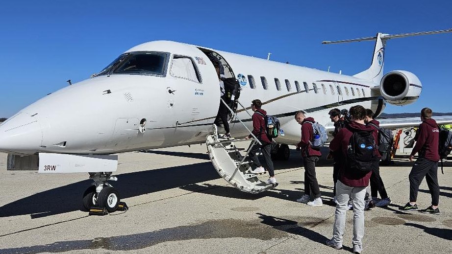 UWLAthletics's tweet image. @UWL_WomensTrack and @UWLMensTF are off to Virginia Beach for the NCAA Division III Indoor Championships. Action starts Friday morning at the Virginia Beach Sports Center. Go Eagles!