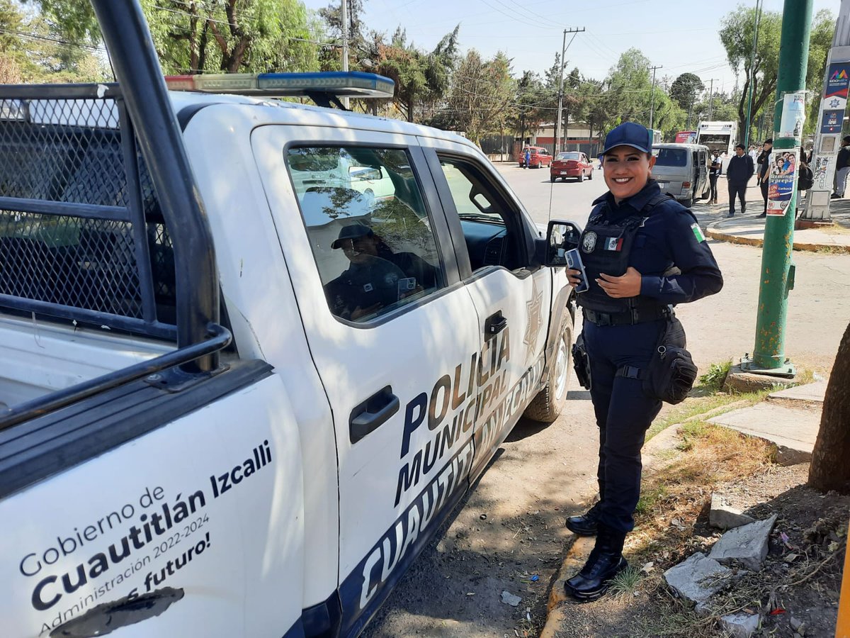 ConalepBQA's tweet photo. En compañía de la Policía Estatal, Municipal y personal operativo del plantel se realizan diversos recorridos para brindar mayor seguridad y movilidad a nuestros estudiantes. 
@conalep_Edomex 
#25AñosApasionadamente #ApasionadamenteCONALEP https://t.co/fbM0yn7kAB