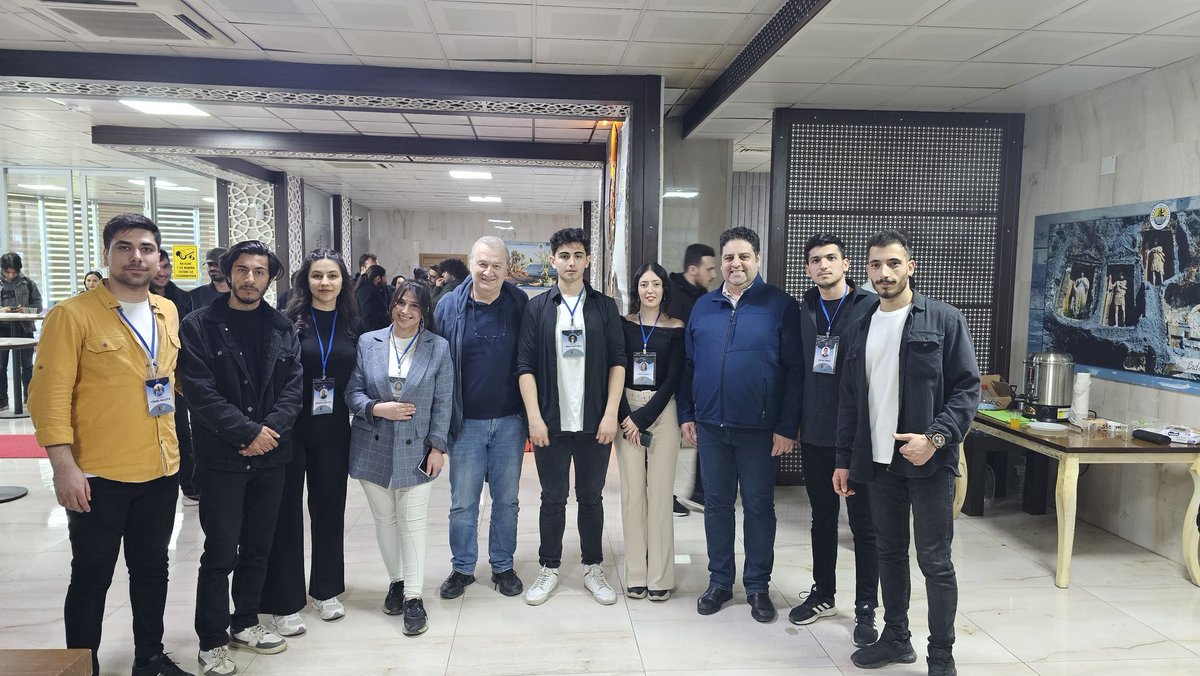 BlockchainMEU's tweet photo. Mersin Üniversitesi Blockchain  Topluluğu ekibimiz ve değerli hocalarımız 🙏🙋‍♂️ @TanselKayaTR @ismailhpolat @turkerbalkar 

#Blockchain #Web3 #bitcoin @parexnetwork https://t.co/rxU0G55A9K