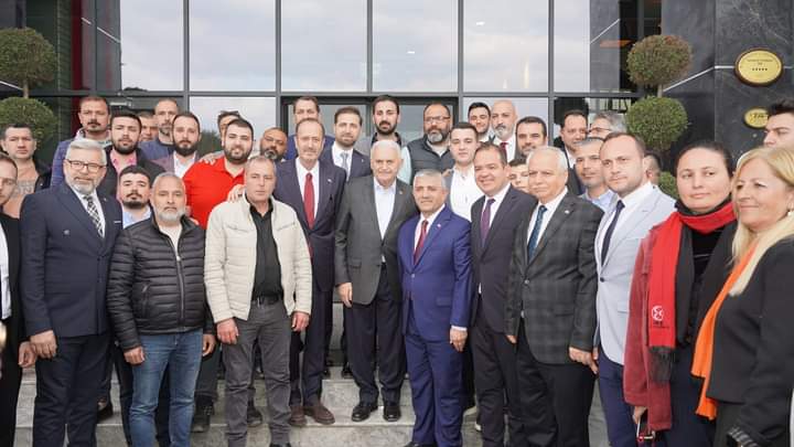 Son Başbakanımız değerli Syn Binali Yıldırım, AK Parti İzmir Milletvekilimiz Sn. AtillaKAYA, MHP İzmir Milletvekilimiz Tamer Osmanağaoğlu, MHP İzmir İl Başkanı Veysel Şahin, İlçe Başkanlarımız ve partililerimiz ile birlikte İlçe Seçim Koordinasyon Merkezimizi coşkuyla açtık
<a href="/BY/">Binali Yıldırım</a>