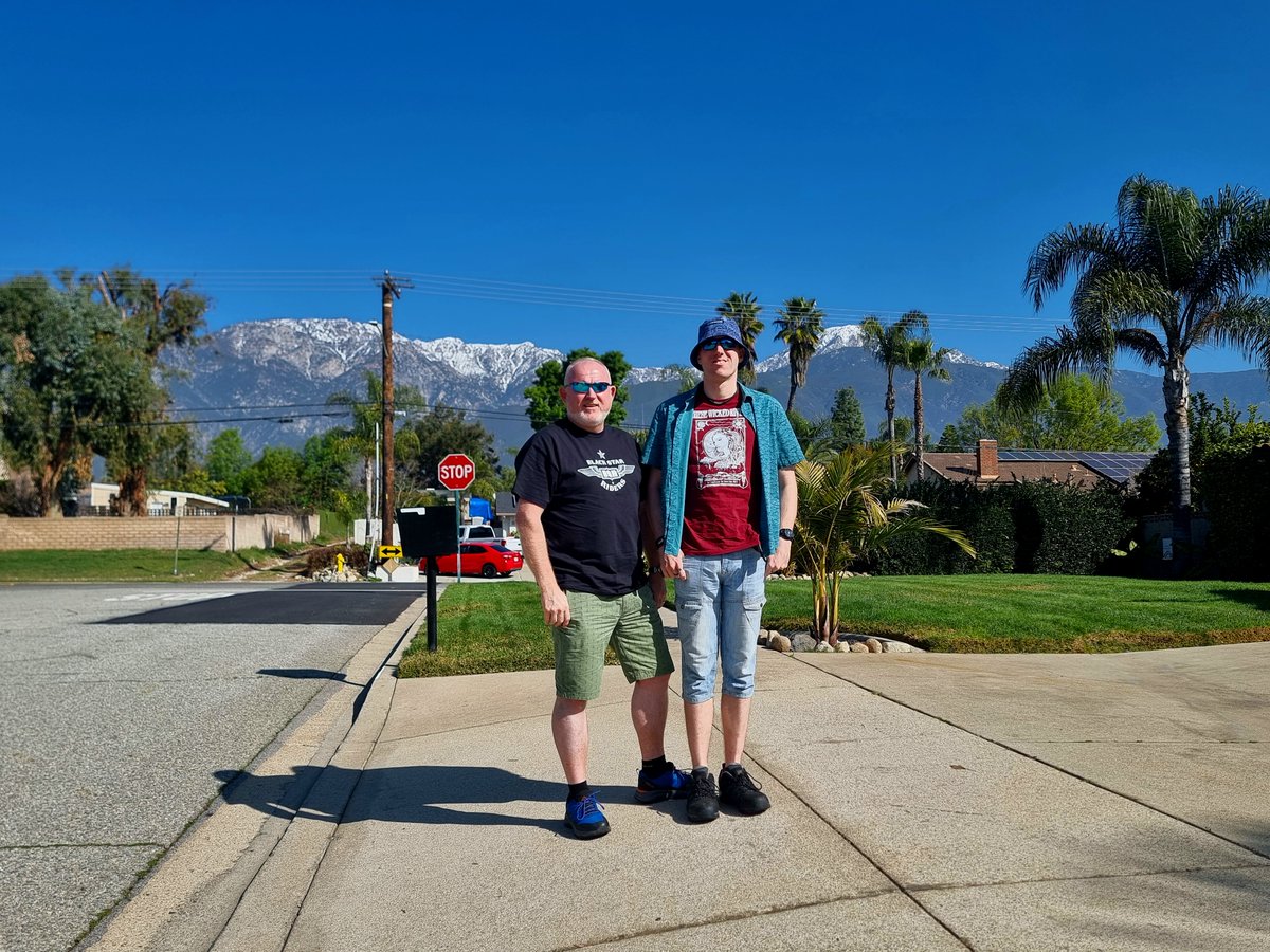 JBurdis's tweet photo. More Rock band t-shirts on display from our USA Road Trip. This time @BlackStarRiders & @WickedRivers in front of snow topped mountains, Seven Magic Mountains, the Arizona State sign & The Hoover Dam.
Spreading the word of Rock🤘
#blackstarriders #thesewickedrivers #rocknroll https://t.co/ZYNcNofxjA