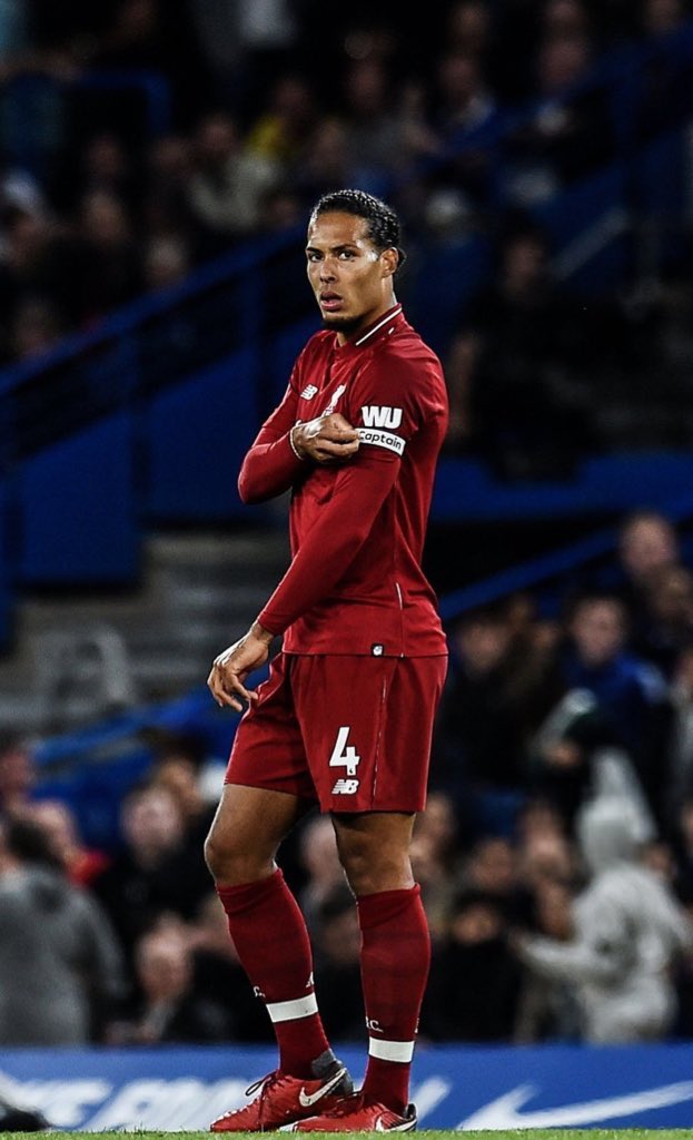 Since Opta started tracking data in 2004 ✍🏻  this is how the debate for the greatest defender in premier league looks like 🐐

Aerial dual success rate:
1. VVD - 75.5% ✅
2. Vidic - 73.5%
3. Terry - 68.8%
4. Kompany - 68.3%
5. Ferdinand - 63.9%

Ground duel success rate: 
1. VVD
