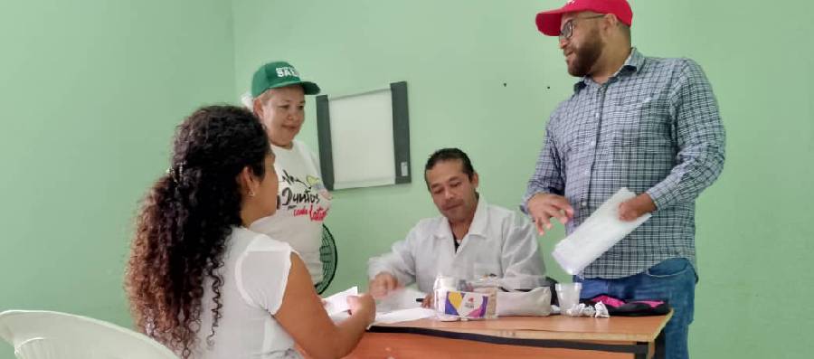En el edo. Barinas realiza la “Gran Misión Venezuela Mujer”, jornada de atención integral en salud para el beneficio de más de 450 féminas de Sabaneta, como parte de los planes para la protección social.

#JuntosPorCadaLatido
#NadieNosDetiene
<a href="/NicolasMaduro/">Nicolás Maduro</a>
<a href="/MagaGutierrezV/">Magaly Gutiérrez Viña</a>