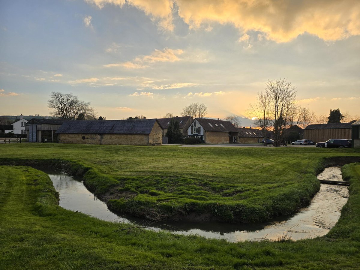 Not many people get to work at an office surrounded by views like this one, and with tonight's sunset, the office never looked so good!

#worklife #cotswolds #sunset #officegoals