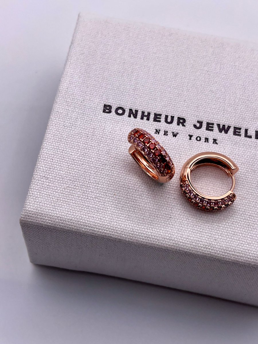 Addison Huggie Hoops: because luxury loves company.

#ShopBonheur #BonheurJewelry
.
#HuggieHoopEarrings #HoopEarrings #EverydayEarrings #everydayJewelry #JewelryGifts #GiftsForHer #JewelryMadeToLastALifetime