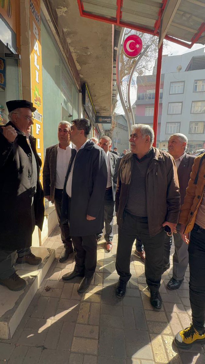 EminEkmenMersin's tweet photo. Siirt il başkan vekili Faik Şahin ve teşkilatı, Siirt il belediye başkan adayımız Rıdvan Çelik, Batman İl Başkanımız Şehmus Yılmaz ile Pervari  adayımız İsmail Bilen’le esnaf ziyareti https://t.co/OzsM10Ur6s