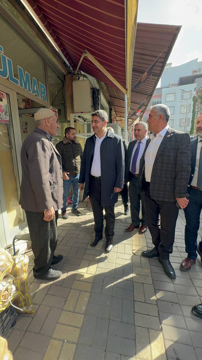 Siirt il başkan vekili Faik Şahin ve teşkilatı, Siirt il belediye başkan adayımız Rıdvan Çelik, Batman İl Başkanımız Şehmus Yılmaz ile Pervari  adayımız İsmail Bilen’le esnaf ziyareti