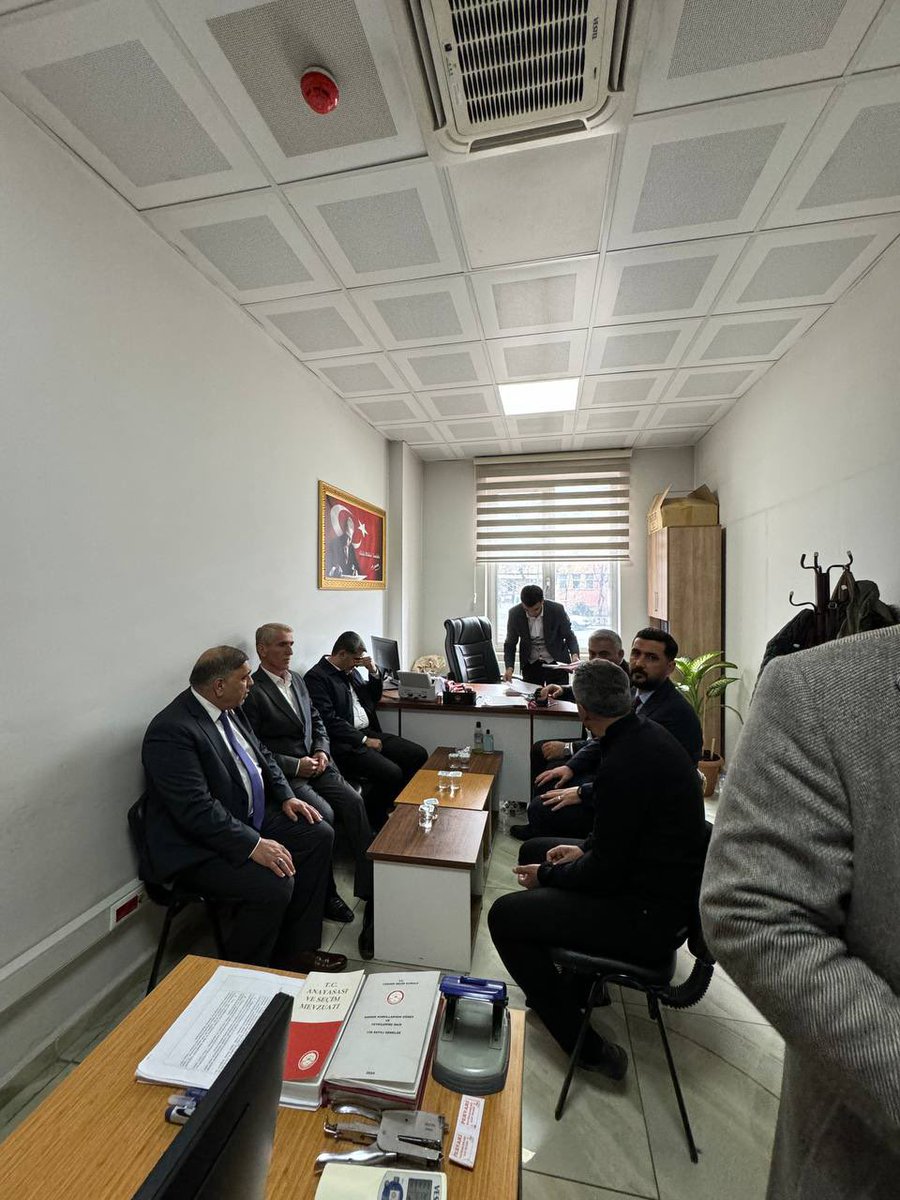 Siirt il başkan vekili Faik Şahin ve teşkilatı, Siirt il belediye başkan adayımız Rıdvan Çelik, Batman İl Başkanımız Şehmus Yılmaz ile Pervari  adayımız İsmail Bilen’le ilçe seçim kurulu ziyareti