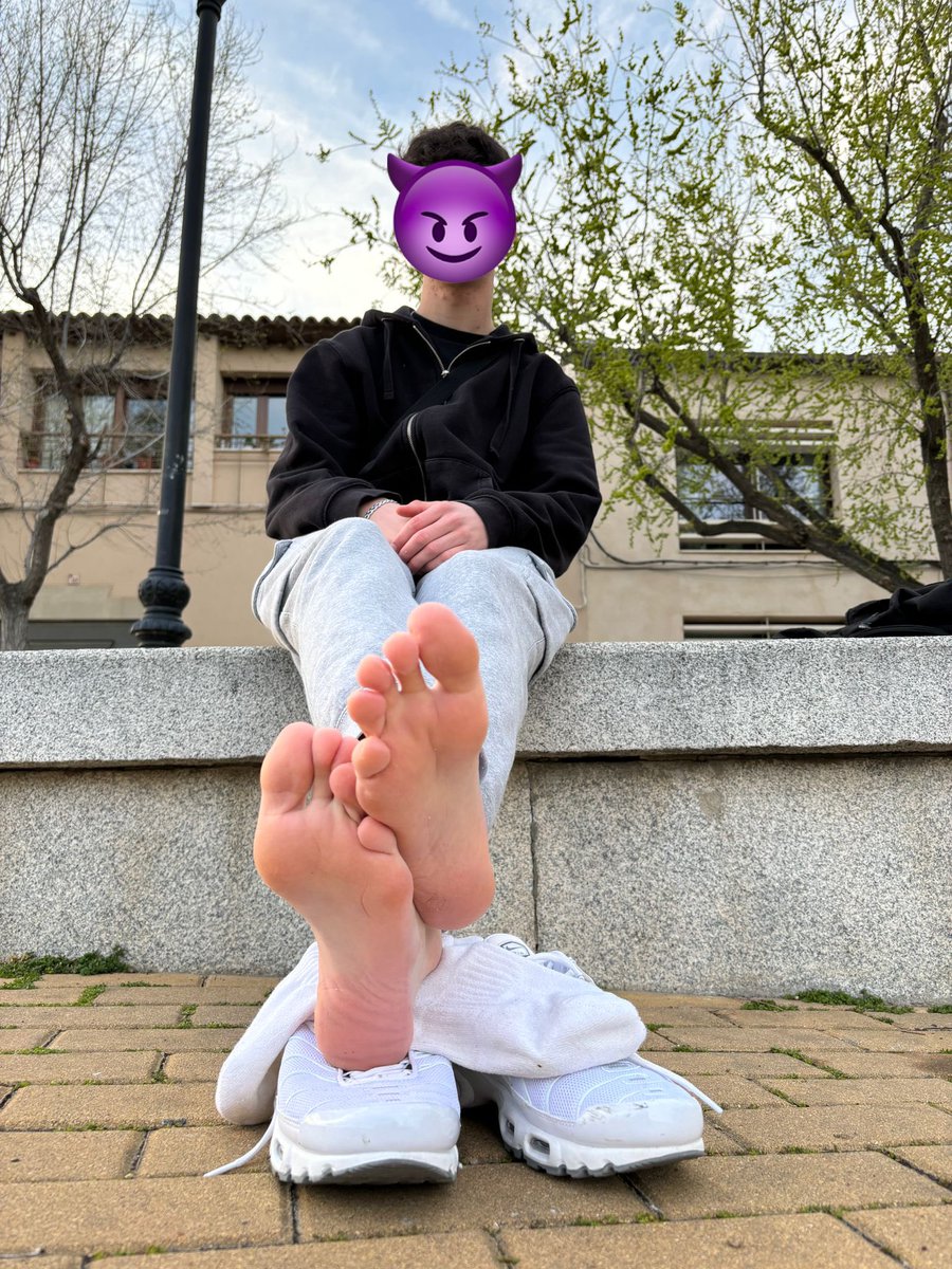 CashhMaster_Y's tweet photo. Place yourself at my feet to brighten your afternoon and satisfy your master

RT‼️
Dms open🤑
@rt_feet https://t.co/6XxYfC6aKl