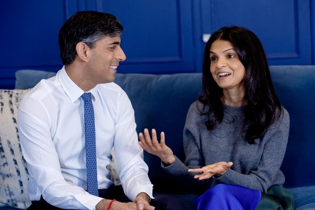 So... The Treasury says today's #Budget changes to non-dom tax breaks *don't* include inheritance tax. ...which could be worth £300million to Rishi Sunak's family. mirror.co.uk/news/politics/…