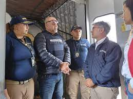 huertasisback's tweet photo. Los de Derecho en el rural tratando de llegar a un preacuerdo con la Fiscalía para el cliente: https://t.co/idiPwJt0Io