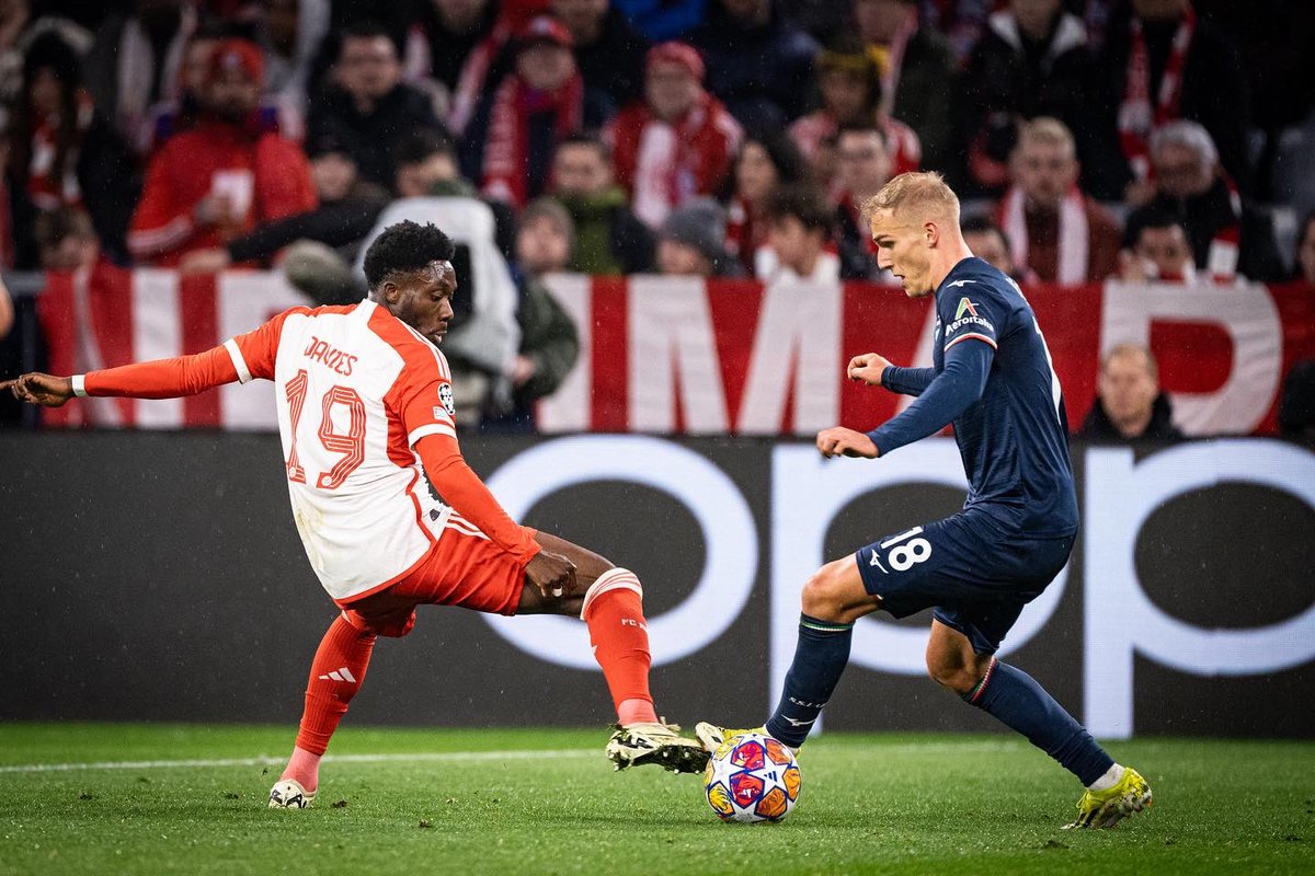 Onto the next round after yesterdays big W! Great to see @AlphonsoDavies back on the pitch after a short period out with injury. 🔴⚪️ #FCBayern #UCL #canMNT