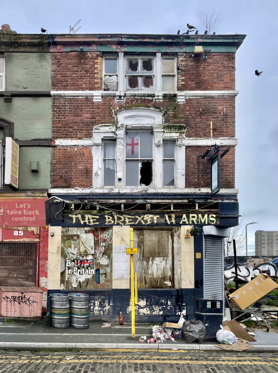 ‘Risk Control’ #Pub #Brexit #UrbanDecay #UrbanArt #UrbanPhotography #Abandoned #Derelict #Urbex #UKPhotography #UrbanLandscape @GrimArtGroup