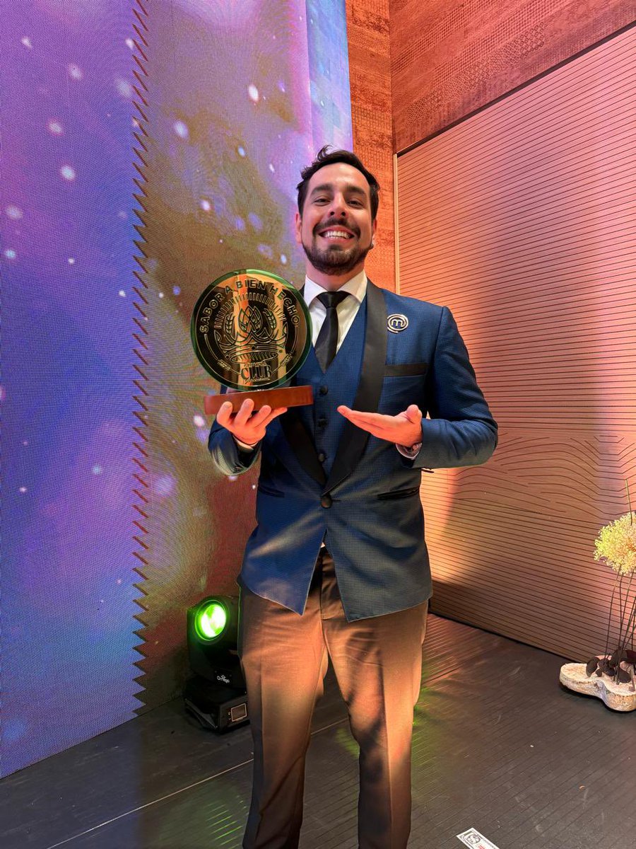 Pero los participantes también eligieron a su favorito. Ese personaje que disfrutó de cada creación, le puso pasión y entrega. El señor Caballero fue premiado por <a href="/ClubPremiumEc/">Club Premium</a> y se va de tour gastronómico por todo el país. Felicidades crack!! #SaborABienHecho #MCCelebrityEc