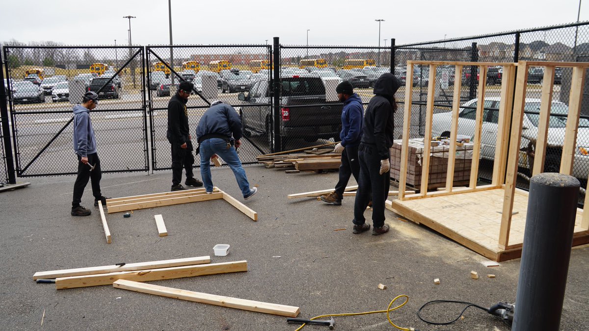 claytell's tweet image. Individual and team of 4 competing in Carpentry Peel Skills competition. Louise Arbour SS hosted these and Baking! @peelschools @skillsontario #PeelSciTech