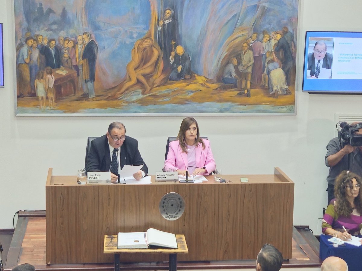 MPASFE's tweet photo. Estuvimos  en la Apertura de Sesiones Ordinarias en el @ConcejoSantaFe en la cual el intendente @juan_poletti expuso los lineamiento de su plan de Gobierno.
Acompañamos desde nuestra institución todas la políticas que faciliten el desarrollo y crecimiento de nuestro sector https://t.co/v0D7fQajSj