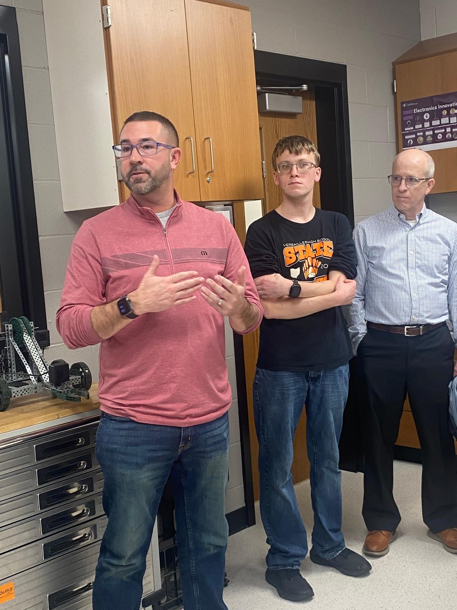 MidmarkNews's tweet image. Midmark proudly joined Versailles Schools&apos; Annual Evening with the Arts, showcasing its support for STEM education. The event featured tours of the new STEM wing, highlighting industrial arts, robotics, welding and more. #STEMSupport #EveningWithTheArts #VersaillesOhio