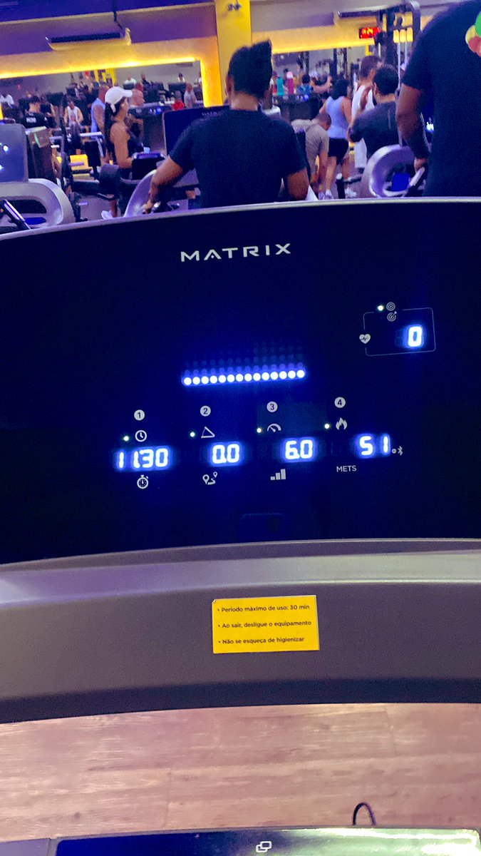 KeyyStudy1's tweet image. Fazendo um cardio mas só pensando q mais tarde tenho q estudar física