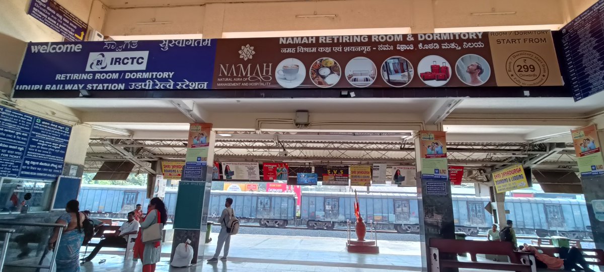ReachPoorva's tweet photo. Have you ever tried IRCTC dormitory? It's amazing. Air-conditioned, tea/coffee, attached washroom. In bunk bed you get pillow, blanket, light &amp; plug point. You can book it for an hour or entire day. Really well maintained. A must try. 

@IRCTCofficial #IndianRailways #goodnight https://t.co/dUGiH7LIdw