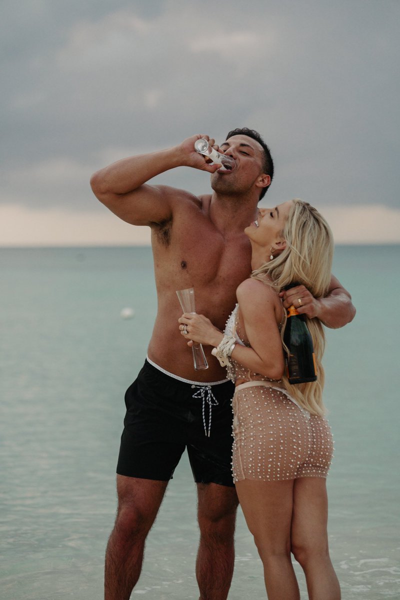 Guzmanfitness's tweet photo. T-minus 4 days!!! 💍 https://t.co/PilU6KrRZZ
