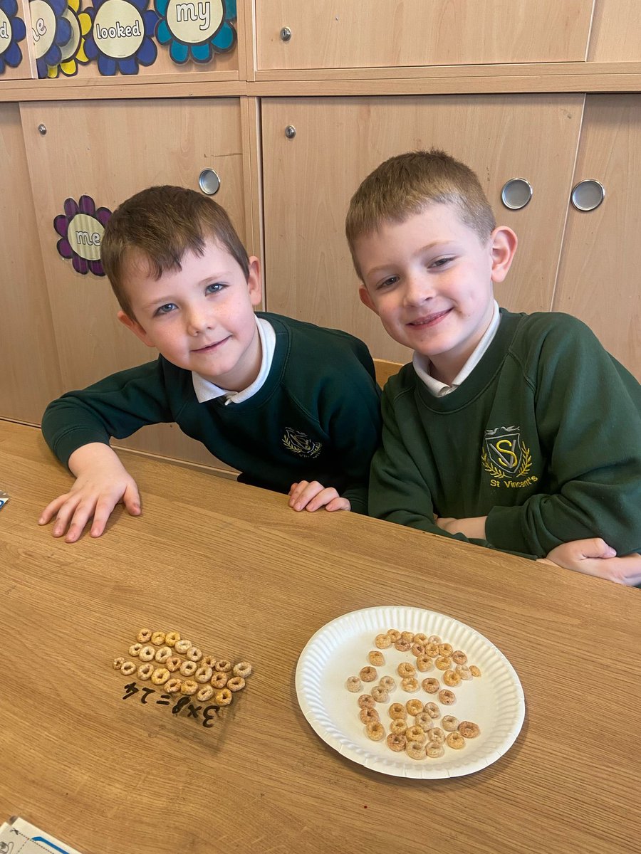 P2 were all engaged, working hard and having fun in numeracy today! They chose their favourite strategy that they had learned (arrays, repeated addition or equal grouping) and used it to help them with multiplication, showing their working using cheerios! @glasgowcounts