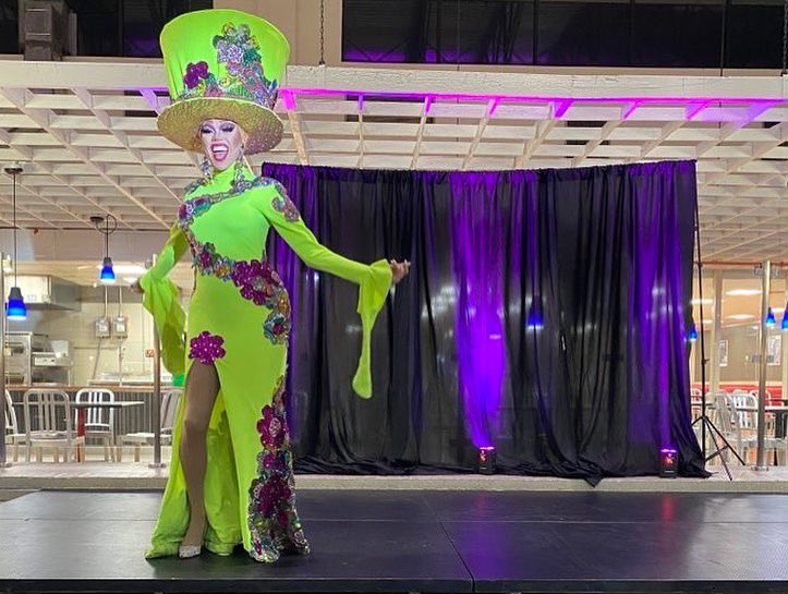 fcantu4's tweet photo. Had fun last night at the Open Mic Night: Lip-Sync Battle! Thank you @dessieloveblake for a great show! https://t.co/gpg6vueRRR