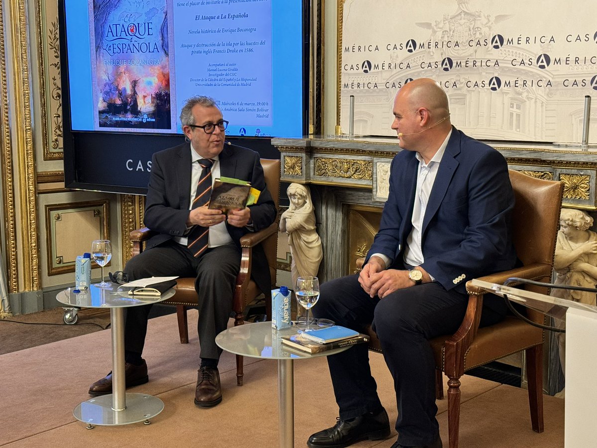 🗯️ Dialogamos con motivo de la presentación de la novela histórica 'El ataque a La Española', entre el autor y periodista Enrique Bocanegra y el historiador Manuel Lucena.
🗣️ Con <a href="/luispradosc/">Luis Prados Covarrubias</a>, <a href="/JBolivarDiaz/">Juan Bolívar Díaz</a>, Enrique Bocanegra y Manuel Lucena.
🤝Con <a href="/RDenEspana/">Embajada de la República Dominicana en España</a> y <a href="/edhasaeditorial/">edhasa</a>.