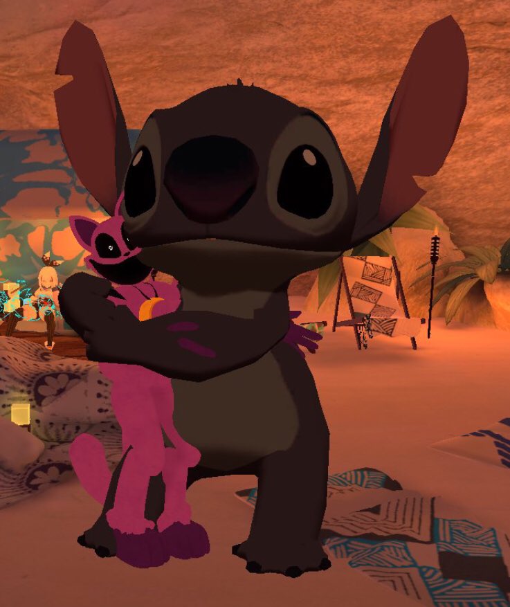 💜🌙 I’m being hugged by my friend Stitch! 💜🌙