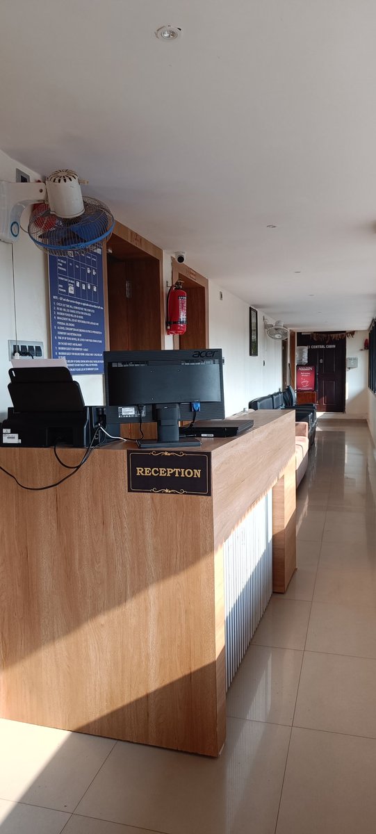 ReachPoorva's tweet photo. Have you ever tried IRCTC dormitory? It's amazing. Air-conditioned, tea/coffee, attached washroom. In bunk bed you get pillow, blanket, light &amp; plug point. You can book it for an hour or entire day. Really well maintained. A must try. 

@IRCTCofficial #IndianRailways #goodnight https://t.co/dUGiH7LIdw