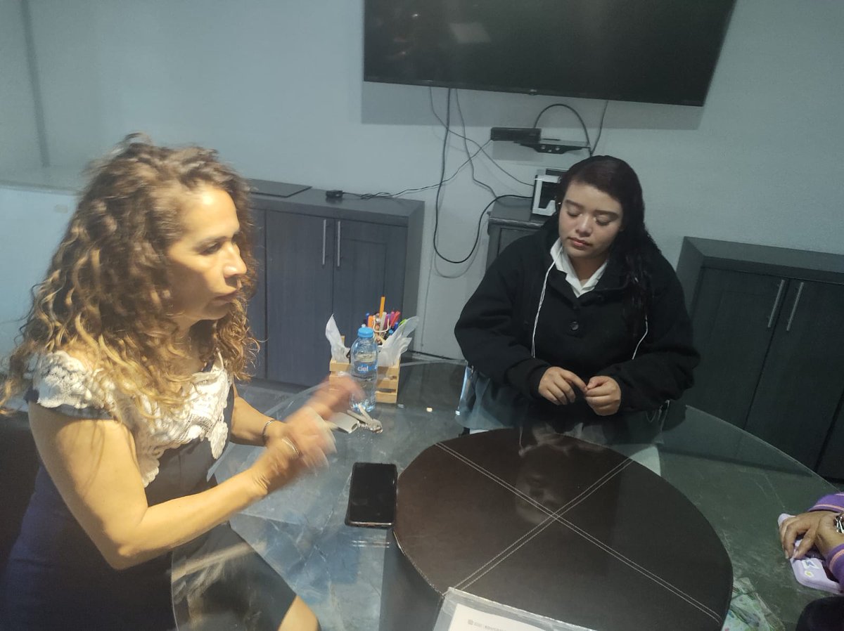 ConalepBQA's tweet photo. Convencidos que el Sistema de Formación DUAL es la puerta de entrada a la empleabilidad se logró la incorporación de una estudiante de la carrera de P.T.B en Contabilidad a la Unidad Económica Despacho Judith Bautista @conalep_Edomex #25AñosApasionadamente #ApasionadamenteCONALEP https://t.co/qZGH9ni5Fq