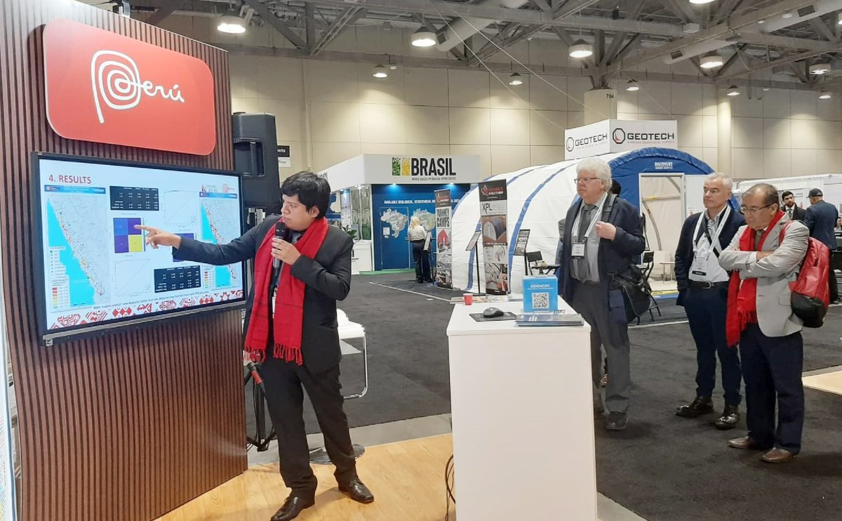 rumbominero's tweet photo. #MineríaPerú 🇵🇪
PDAC 2024: INGEMMET PRESENTA RESULTADOS POSITIVOS PARA CREACIÓN DE SUBFRANJAS DE ELEMENTOS CRÍTICOS 
En la franja costera central del Perú, se ha pronosticado áreas con #potencial para la ubicación de yacimientos de #cobre.

https://t.co/GeHJ9w9vKw https://t.co/0Mj4GDiJ12