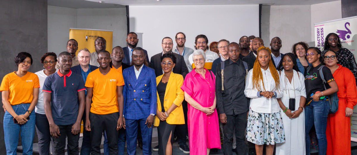 veilleurmedias's tweet photo. 10 ans de Veilleur des Médias 🍾
Masterclass offerte par Veilleur des Médias à l'écosystème tech sous la présidence du @MTND_CI 
#10ansdeVeille #MTND #TransitionNumérique https://t.co/7y2qgvtcO8