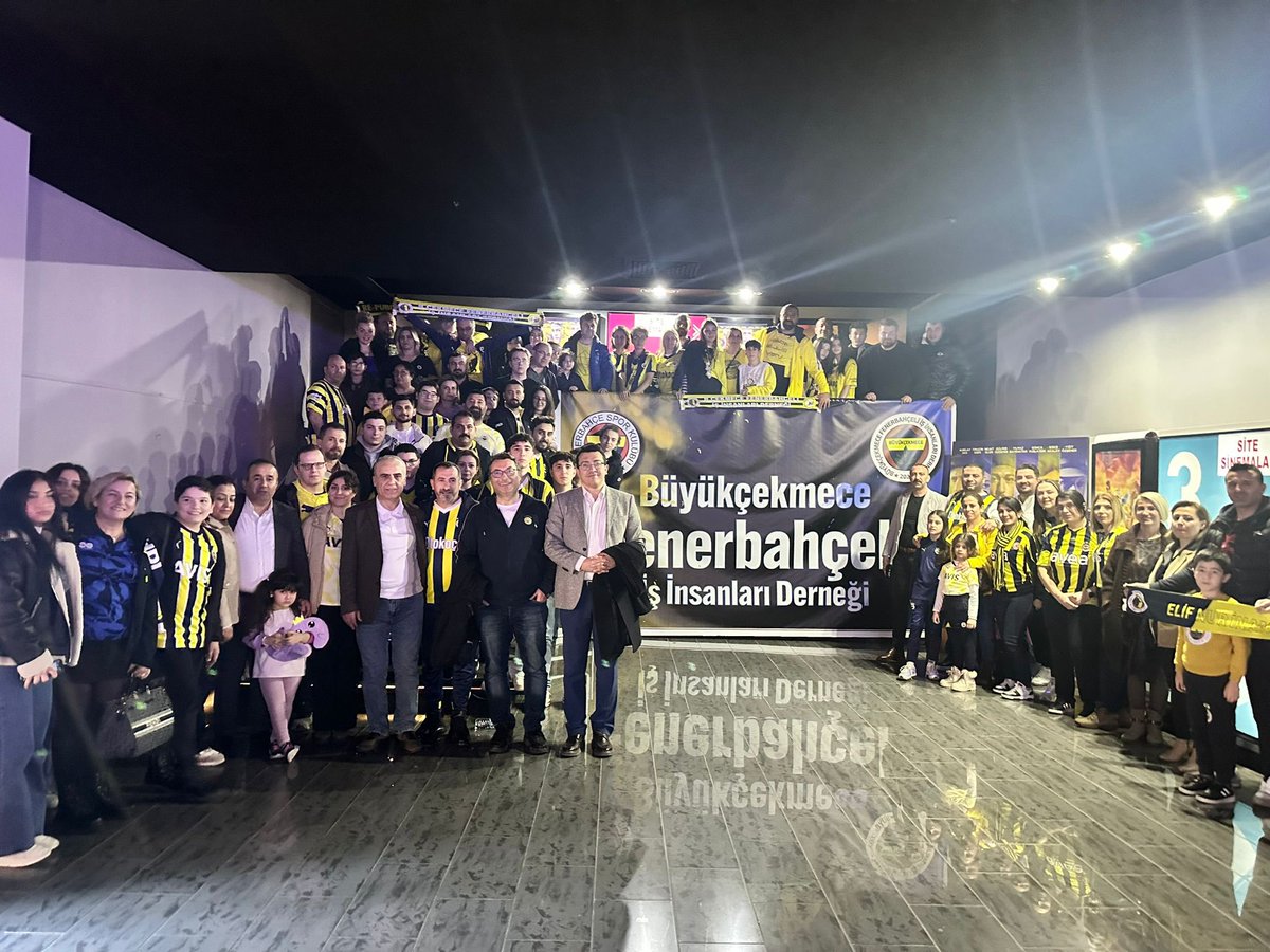 bufid2020's tweet photo. Büyükçekmece Fenerbahçeli İş İnsanları Derneği olarak üyelerimiz ve İlçemizin ileri gelenleri ile birlikte  tarihe ışık tutan *"Zaferin Rengi"* sinema filmini  seyrettik. Film sonrası coşku ise bize bir kez daha "İyi ki FENERBAHÇE'liyim " dedirtti. https://t.co/JvJpMQJFm8