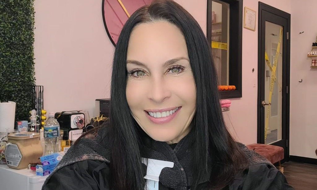 #6Mar #Sucesos | Fiscal presenta pruebas que implican a Marian Valero en hechos de extorsión

Las autoridades encontraron mensajes extorsivos de Valero, a través de los correos electrónicos en donde suministran una cuenta internacional para cancelar la extorsión.