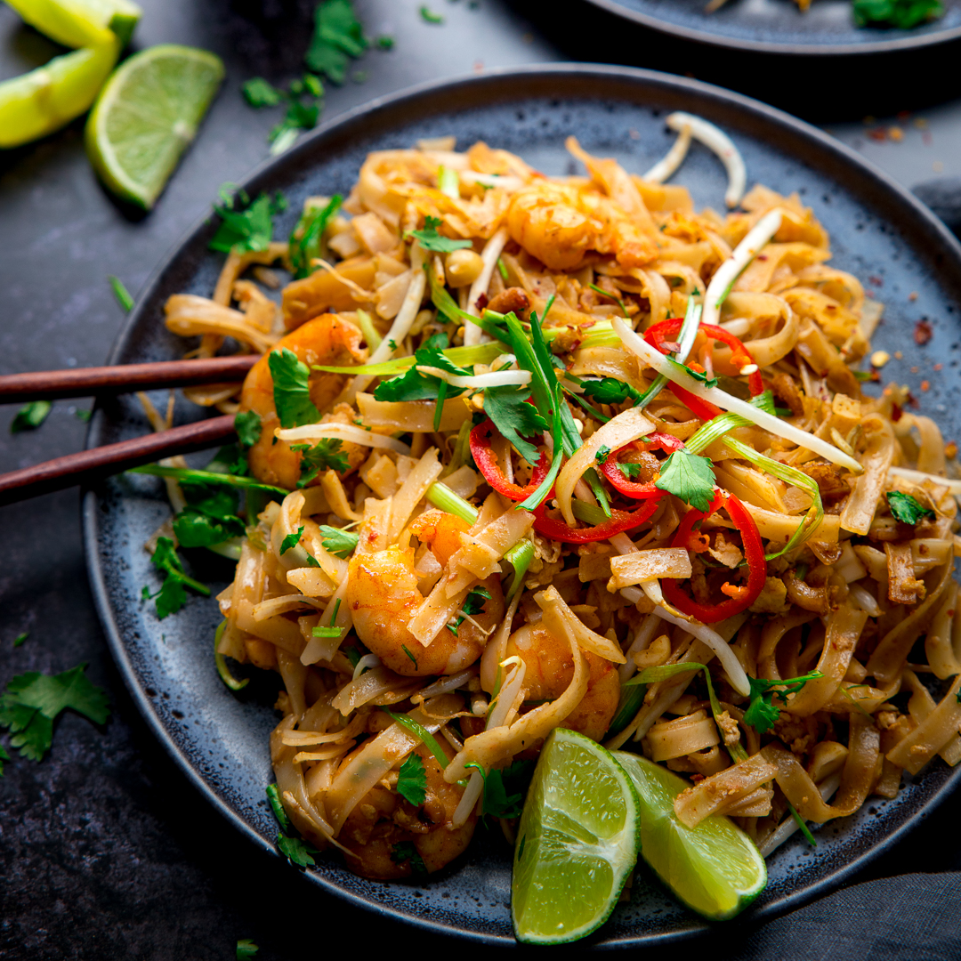 Pad Thai - Juicy king prawns and tiny little shrimp all fried together with rice noodles in a sweet and spicy sauce. 😋🍤🥢🍜
#padthai #streetfood #noodles

⁠kitchensanctuary.com/pad-thai-recip…
#foodie #KitchenSanctuary