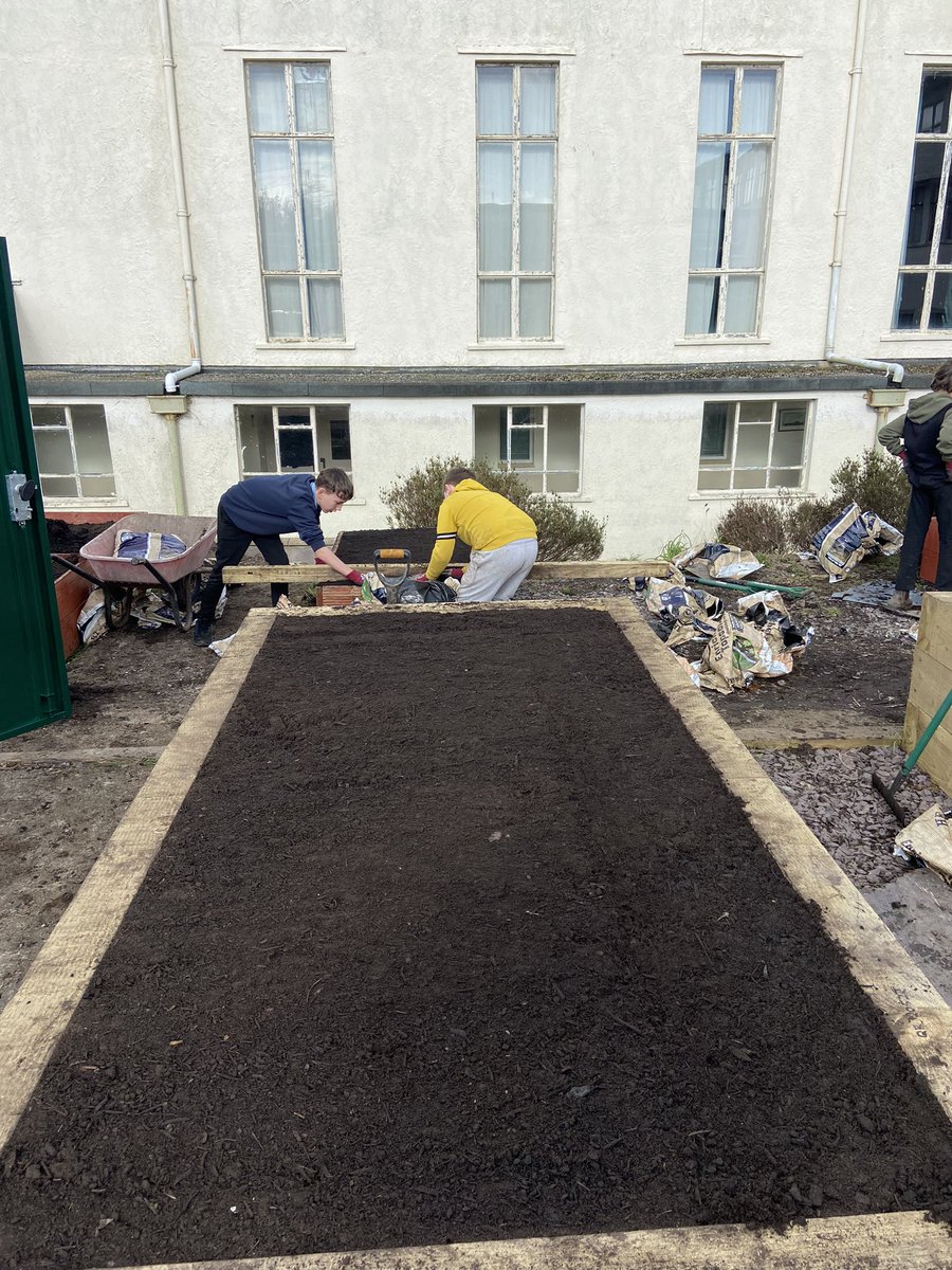 richard owain jones. Paramedic / Joiner tweet media