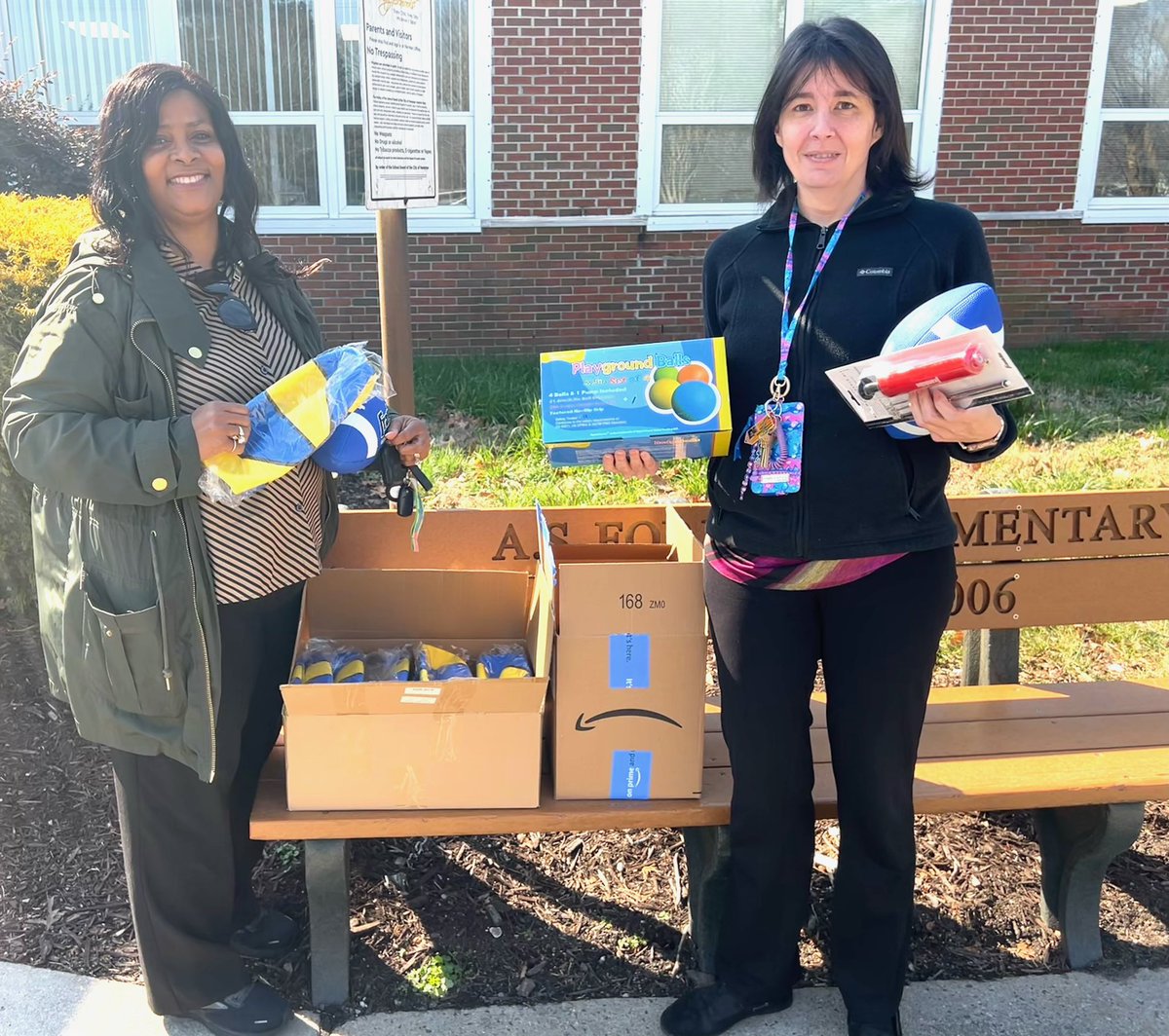 Many thanks to retired assistant principal, Mrs. Stephanie Sutton, and her husband, Dr. Thaddeus Sutton of Riverside Center for Internal and Family Medicine, for your generous donation of recess equipment for our students. #ForrestPride @HCS_TitleI @HamptonCSchools