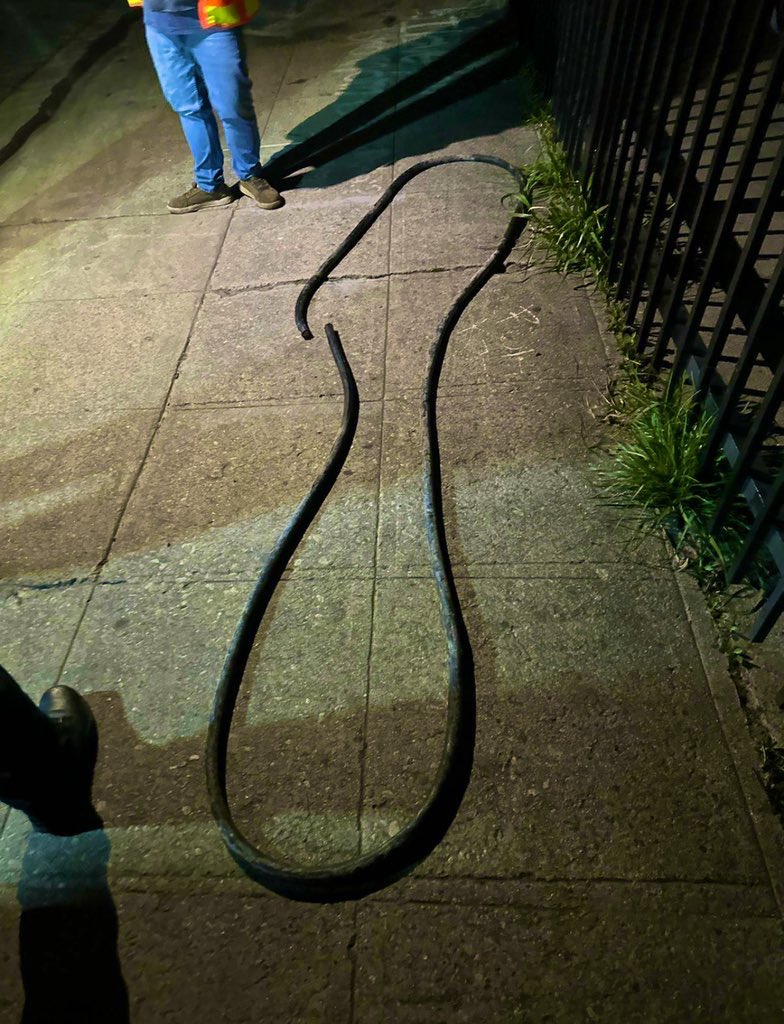 Great work by LAPD Transit Services Division & Air Support, working as a team to arrest two suspects for stealing copper wire from the A line near the Vernon Station. Your work matters in keeping Angelenos safe, and the train system running. If you see something, say something.