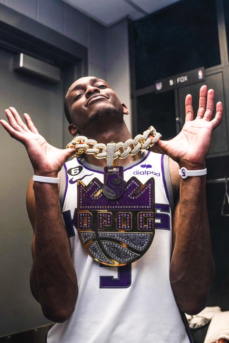 braaandoooo's tweet photo. The player who got        Your favorite 
you into basketball         player now https://t.co/7Rs9Dy4vrH